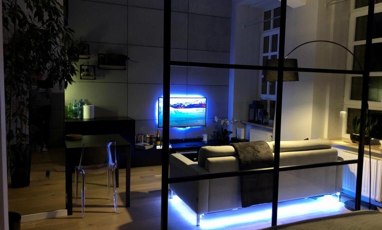 Apartment Neon Loft Bukowskiego *